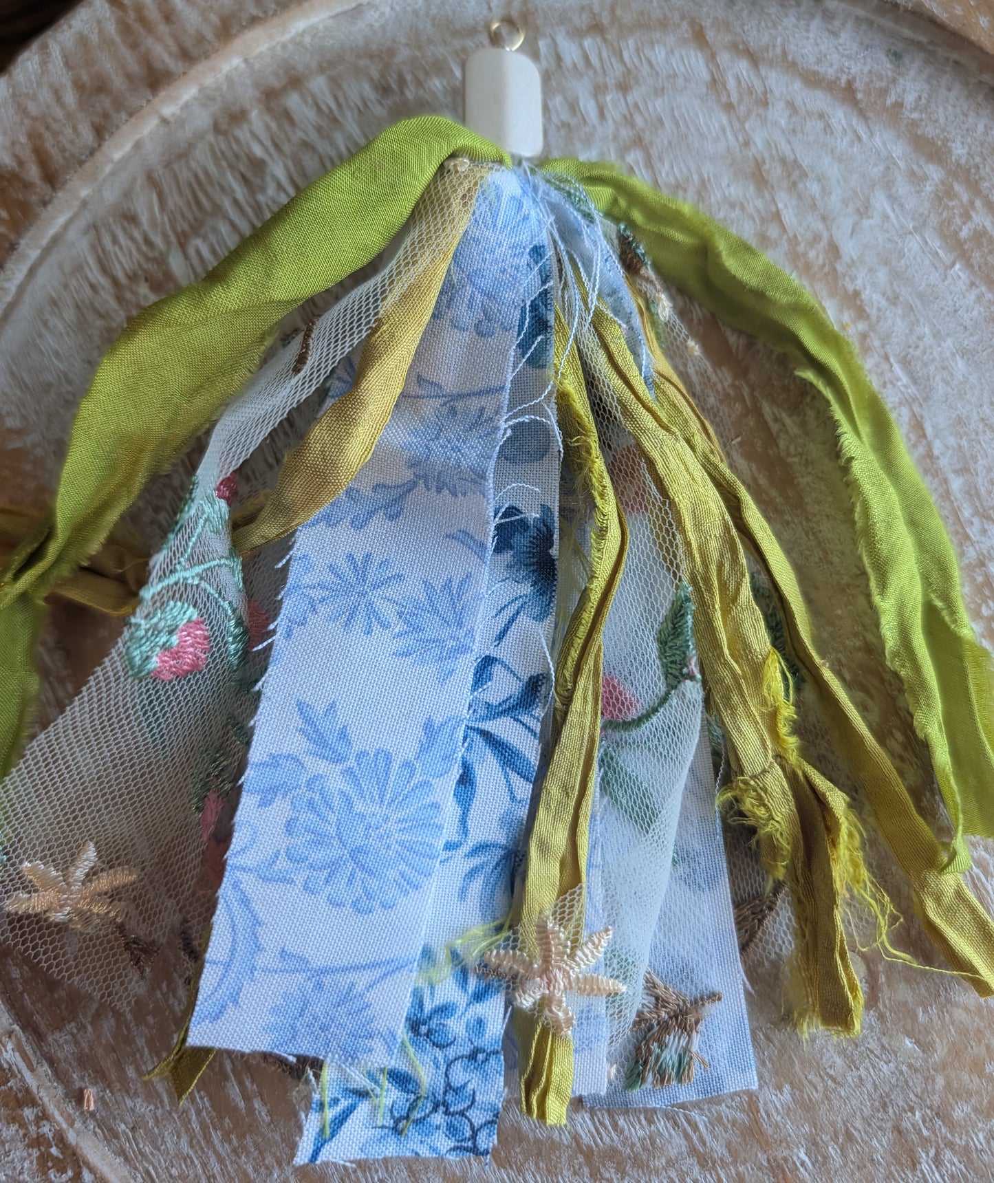 Summer Cottage Tassel