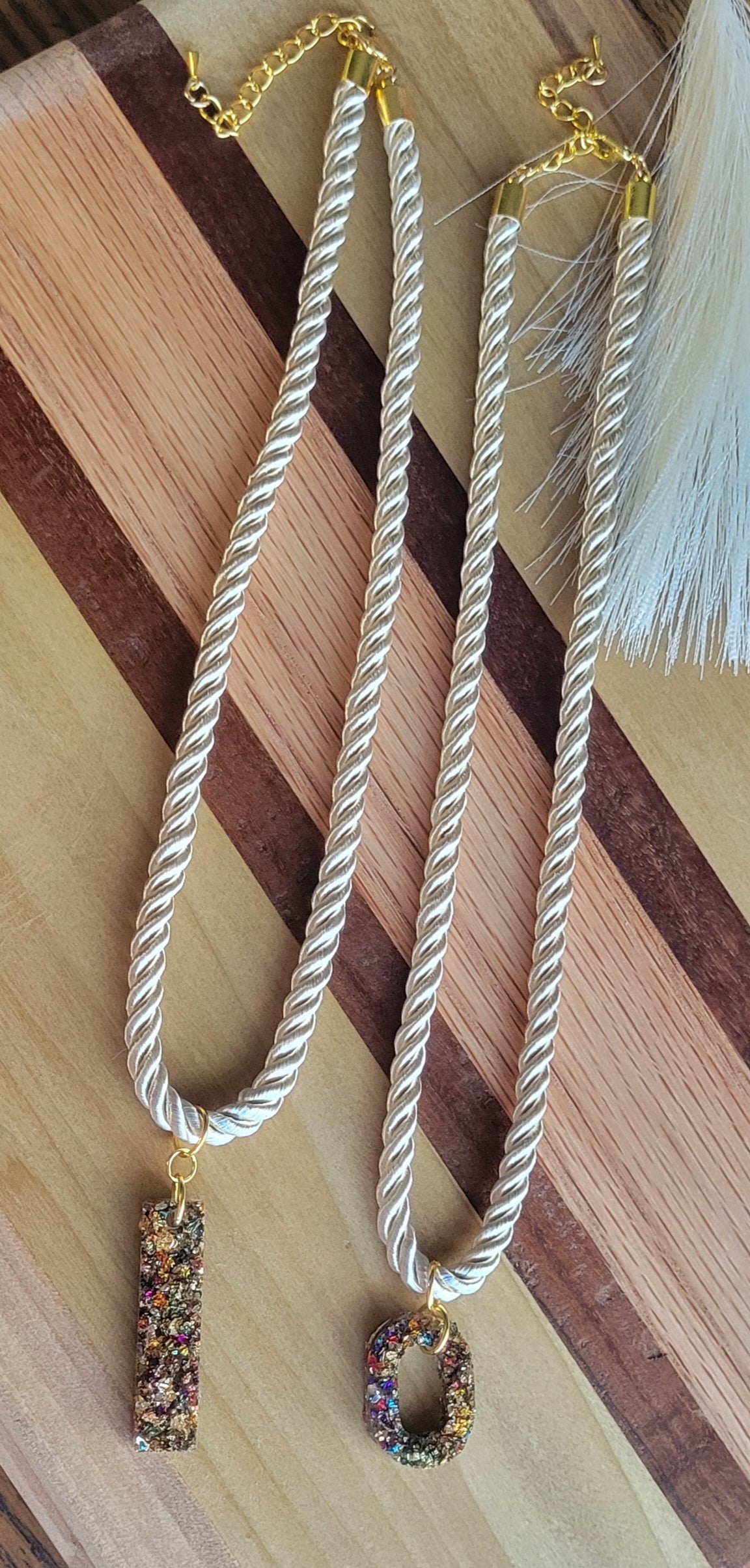Resin Pendant Rope Necklace