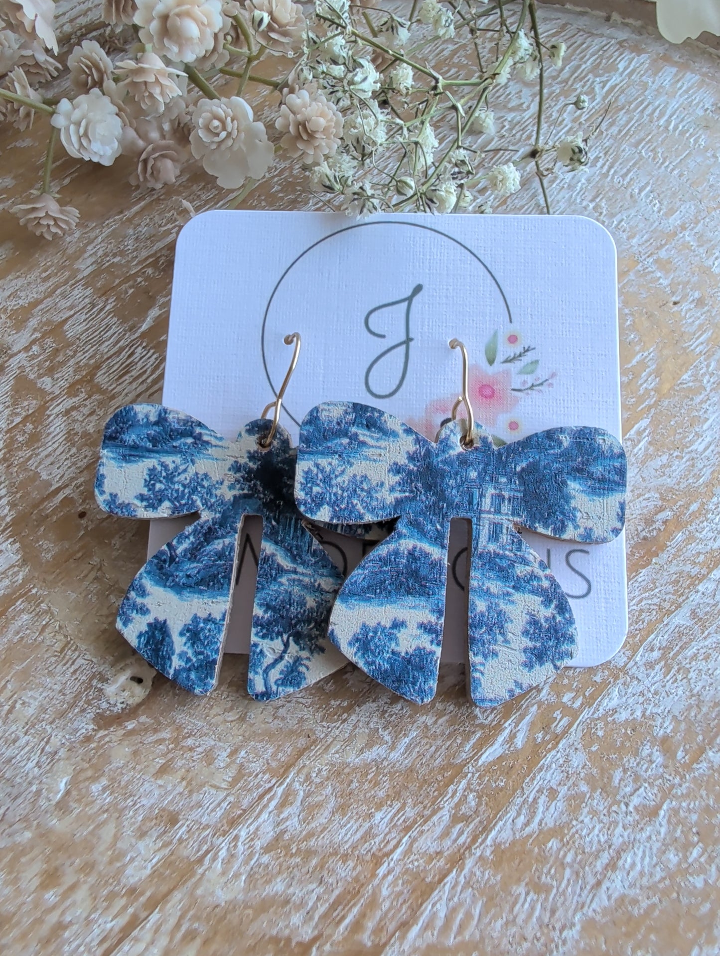 The Chateaux Bow Earrings