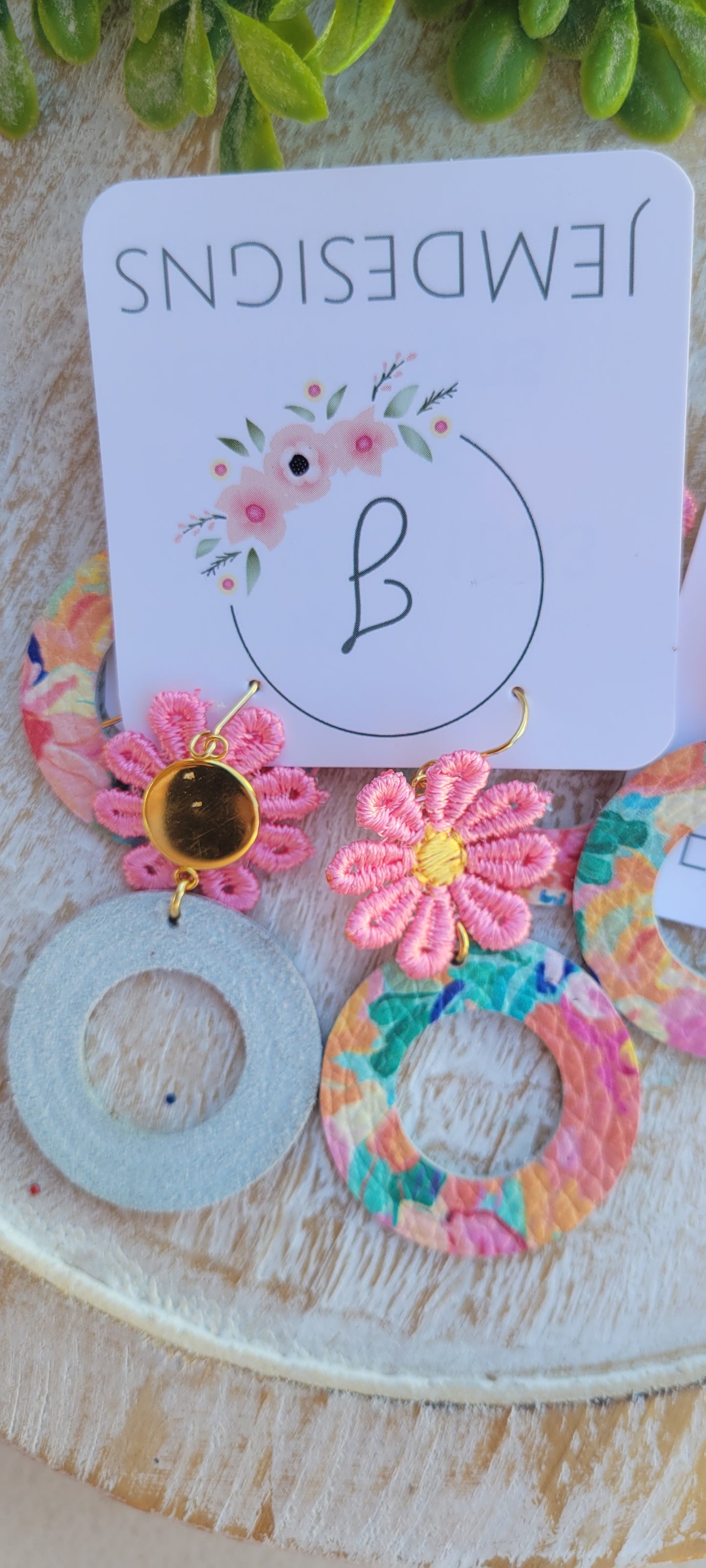 Pink Daisy Earrings