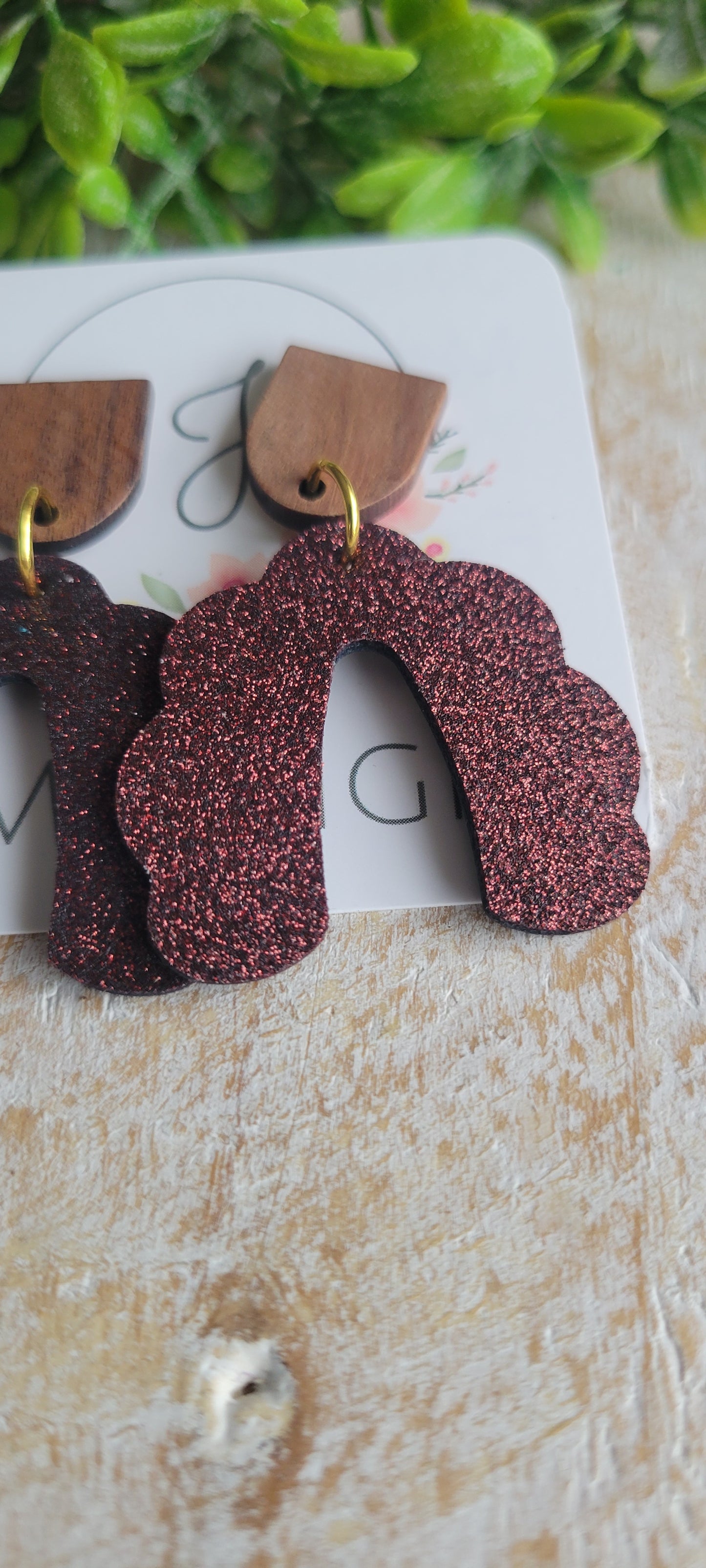 Ellie Earrings in Burgundy Glitter