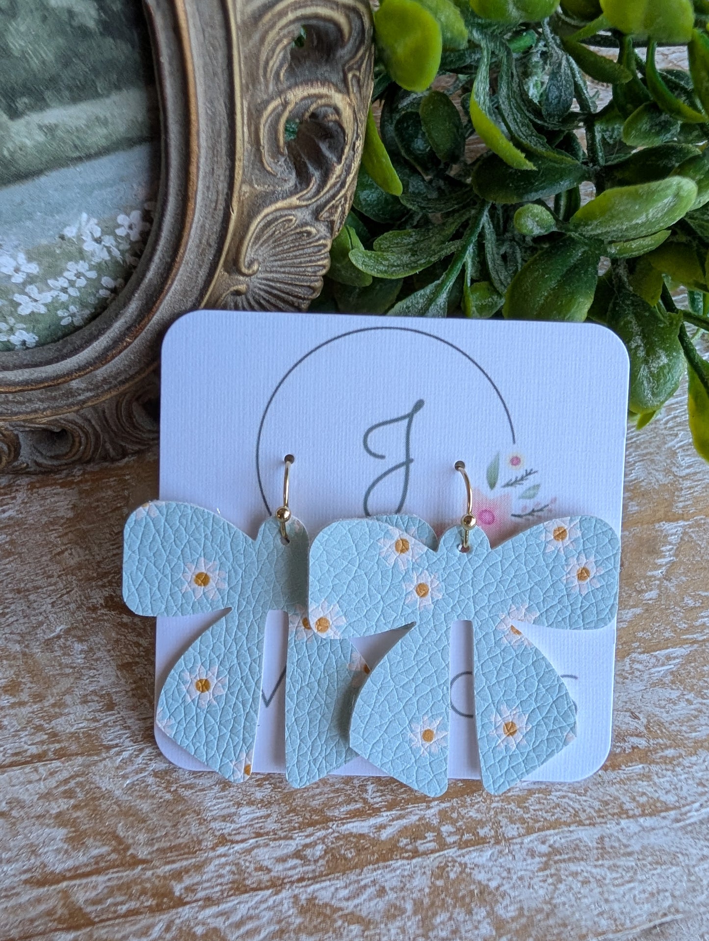 Daisy Bow Earrings