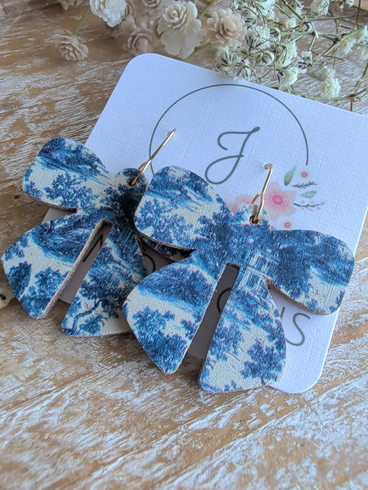 The Chateaux Bow Earrings