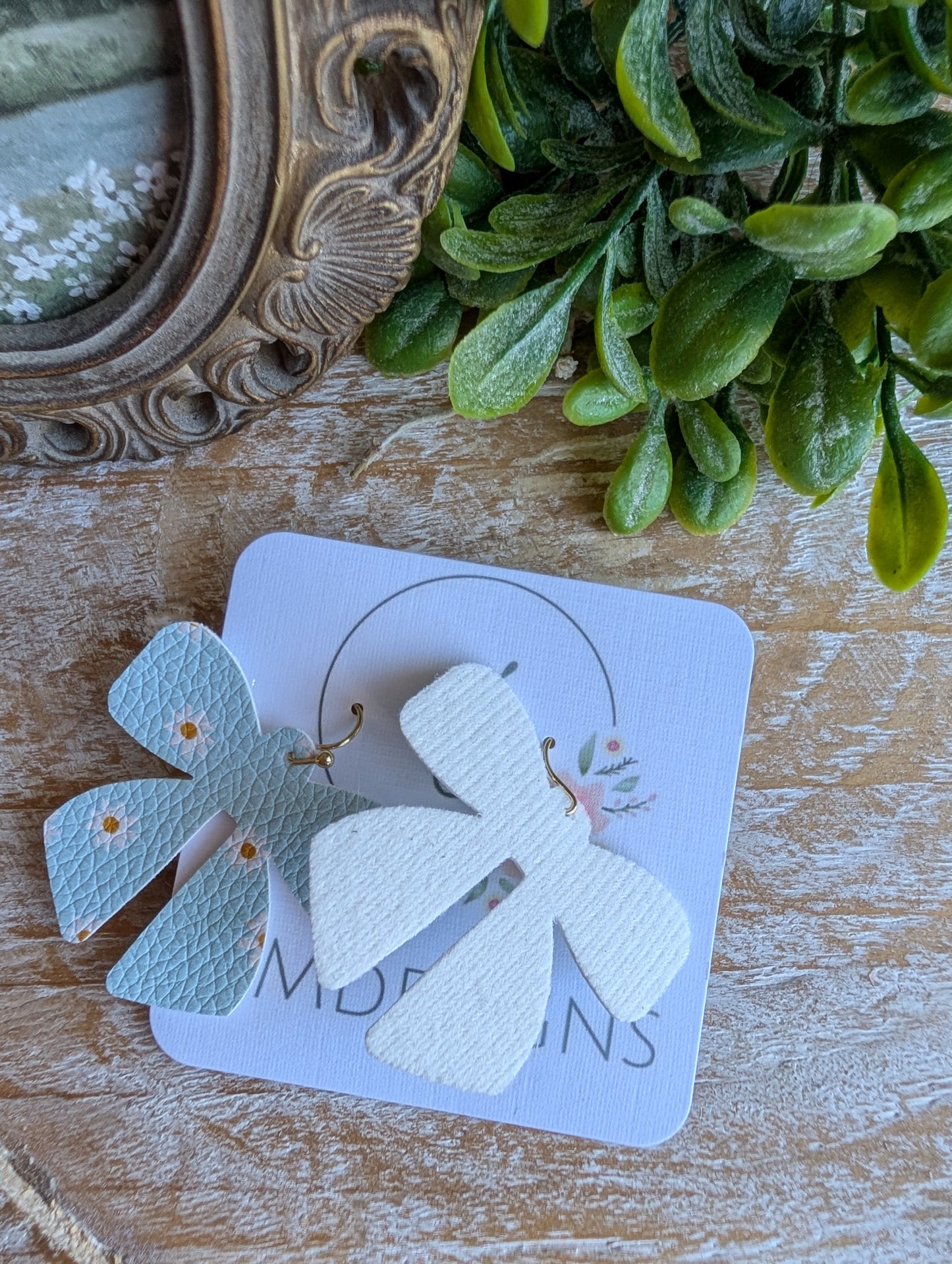 Daisy Bow Earrings