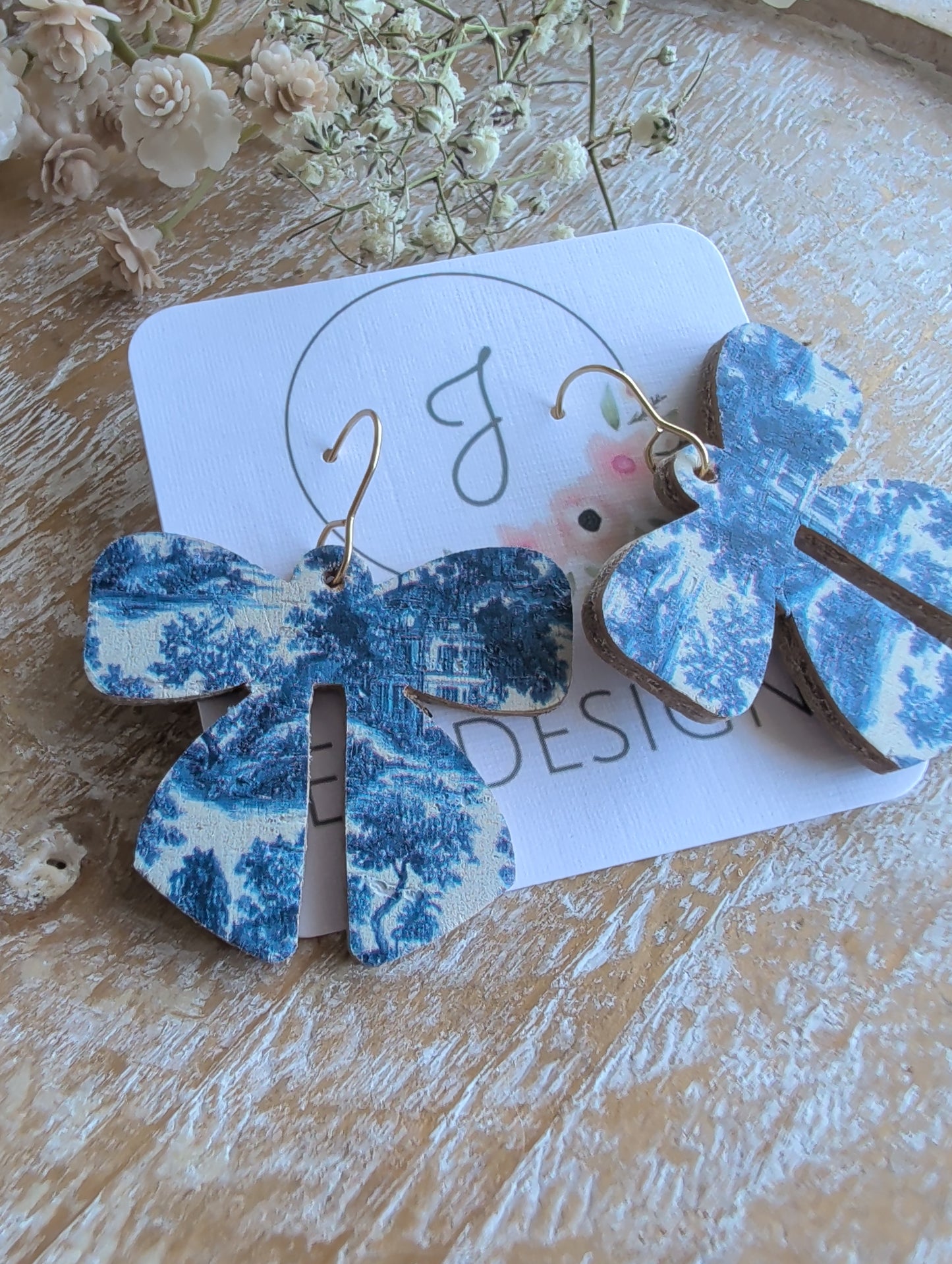 The Chateaux Bow Earrings
