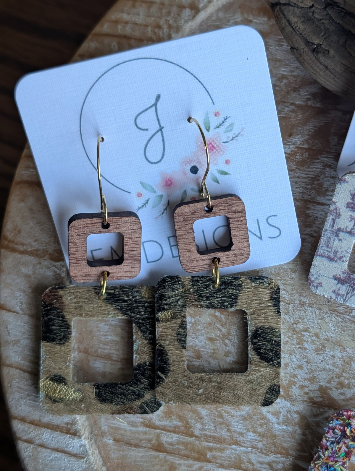 Square wood and leather earrings