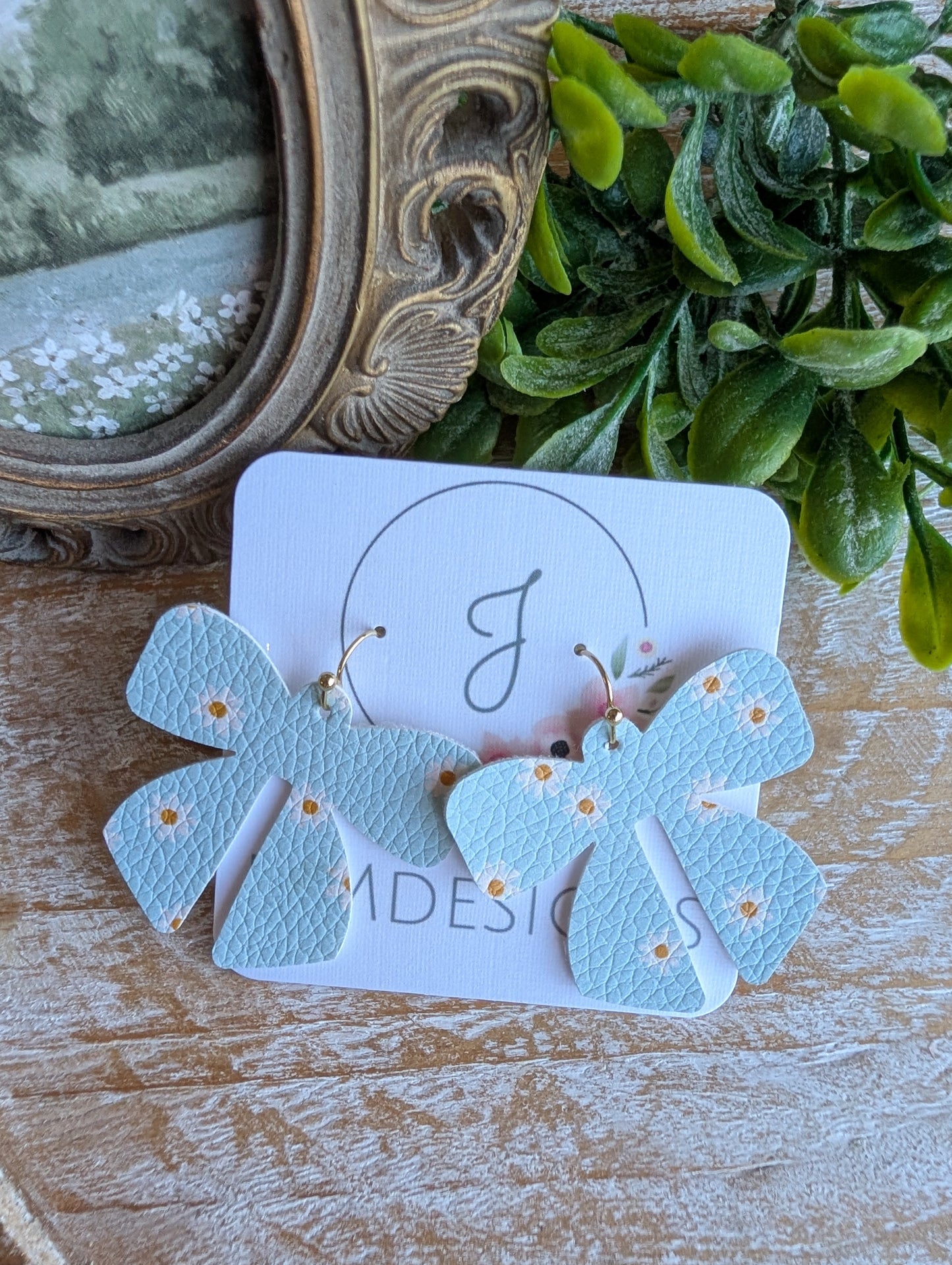 Daisy Bow Earrings