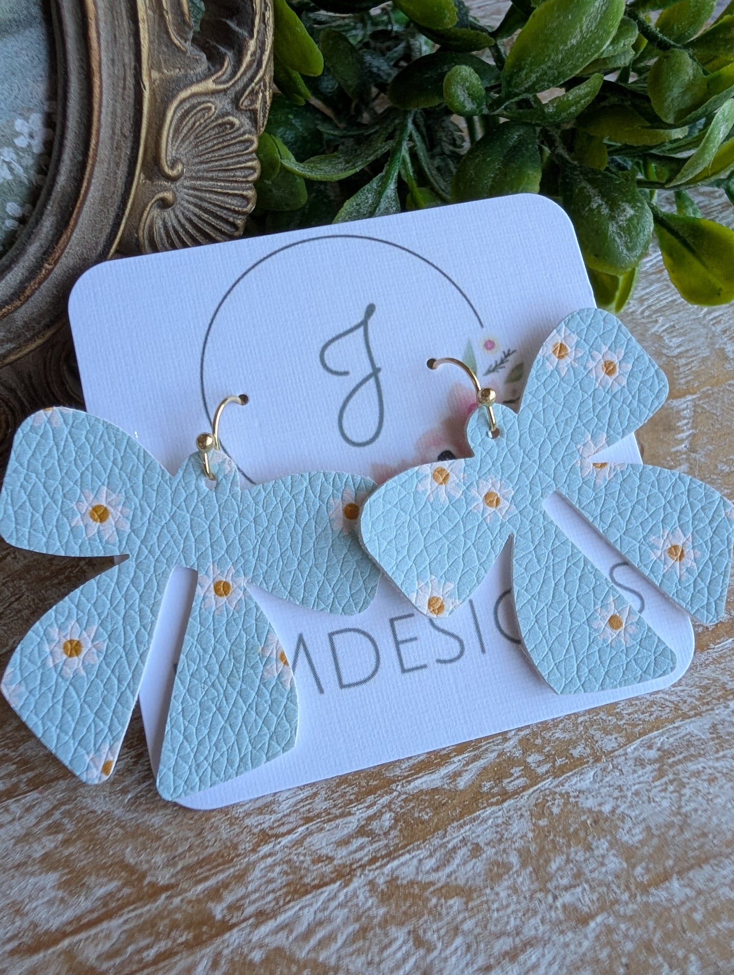 Daisy Bow Earrings